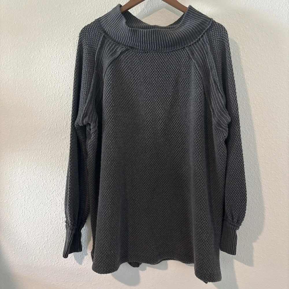 We The Free Shes a Keeper Vented-Hem Tunic Sweater Gray Boho Lagenlook M